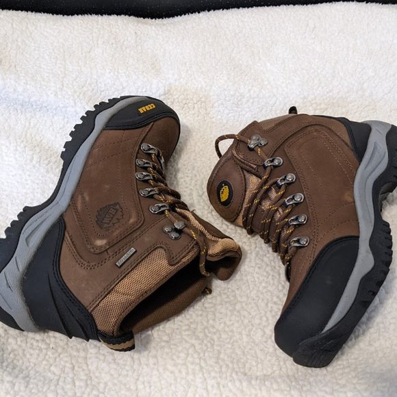 CEDAR Waterproof, Shockproof  boots for Hiking, Trekking - Picture 12 of 14